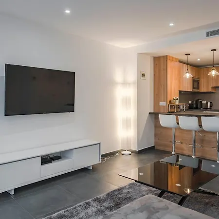 Apartment Wonderful One Bedroom Heart Of Cannes, 2min Walk To Carlton Hotel! Cannes